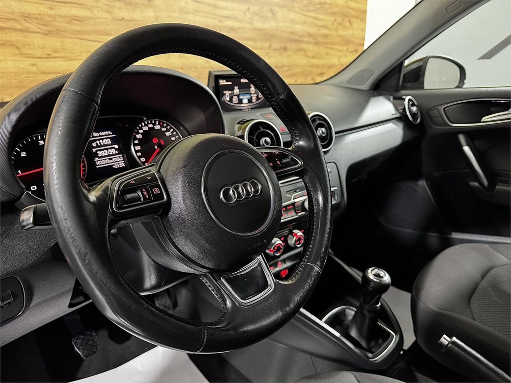 Foto 10 AUDI A1 Sportback 1.6 TDI 115CV Adrenalin2 S-Line