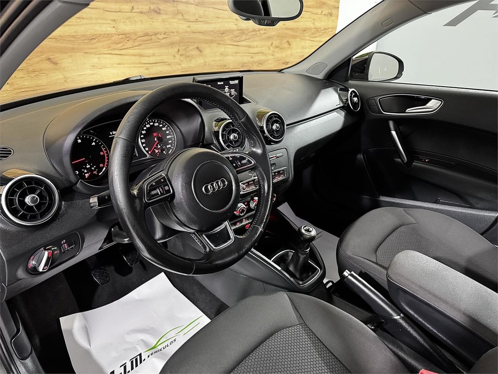 Foto 7 AUDI A1 Sportback 1.6 TDI 115CV Adrenalin2 S-Line