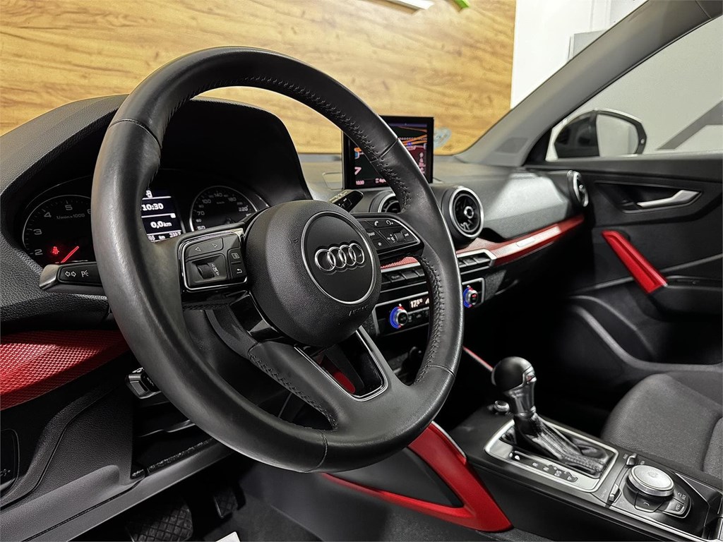 Foto 10 AUDI Q2 Black Line 1.5 TFSI 150CV S tronic (AUTOMÁTICO 7 VEL.)