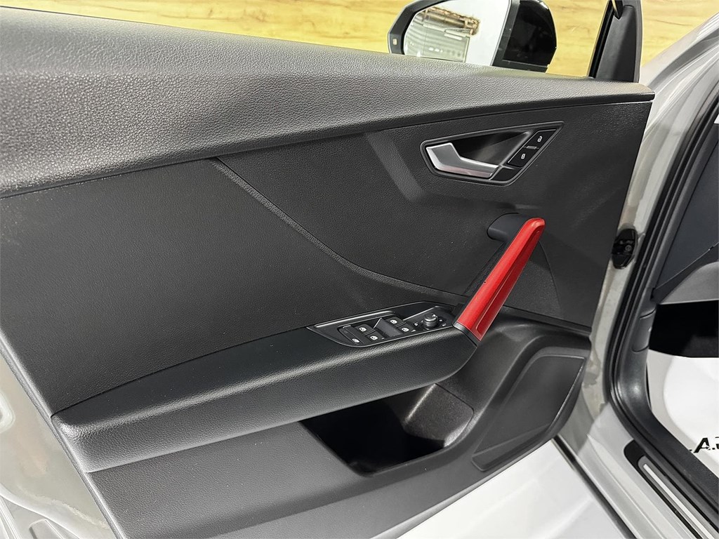 Foto 19 AUDI Q2 Black Line 1.5 TFSI 150CV S tronic (AUTOMÁTICO 7 VEL.)