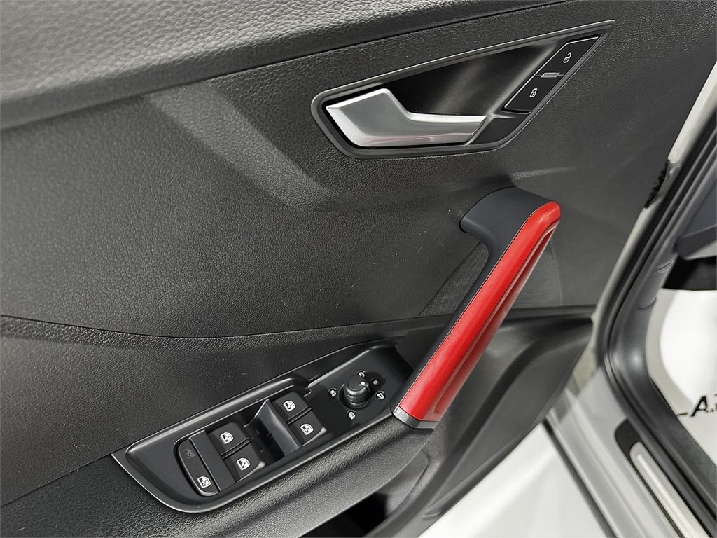 Foto 20 AUDI Q2 Black Line 1.5 TFSI 150CV S tronic (AUTOMÁTICO 7 VEL.)