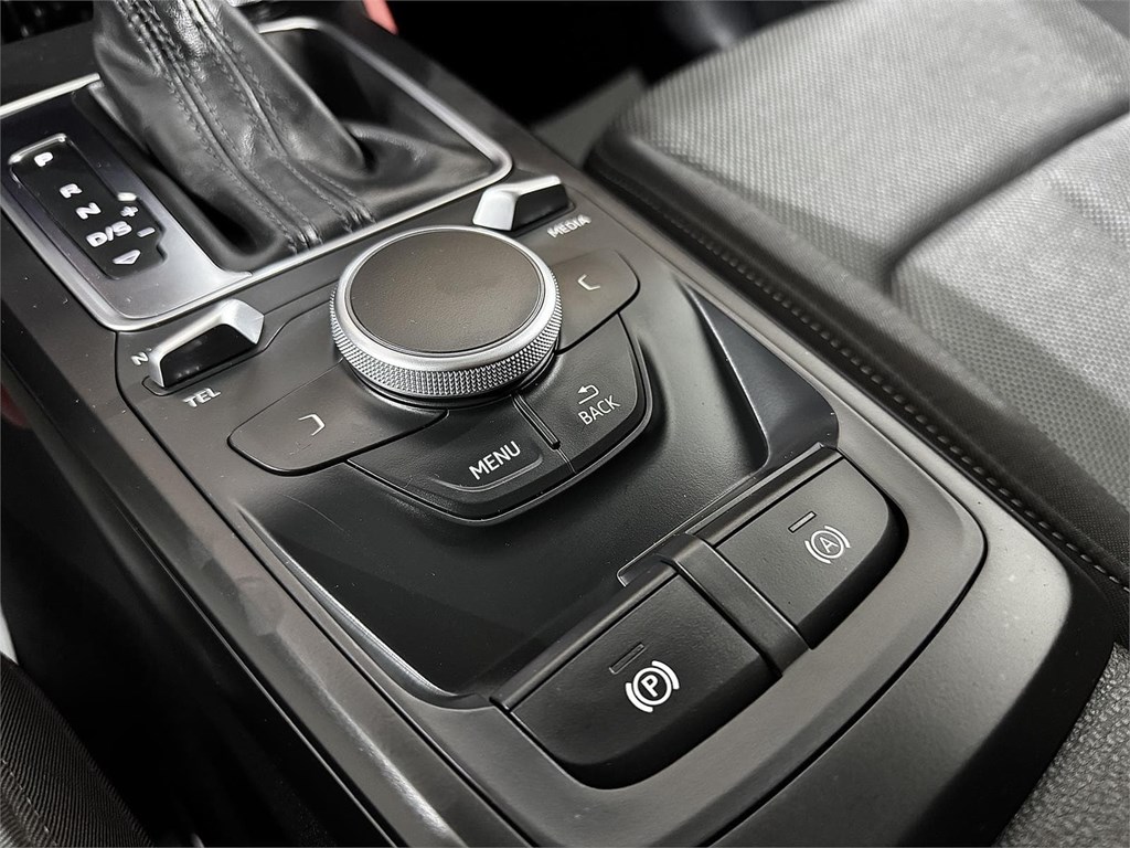 Foto 24 AUDI Q2 Black Line 1.5 TFSI 150CV S tronic (AUTOMÁTICO 7 VEL.)