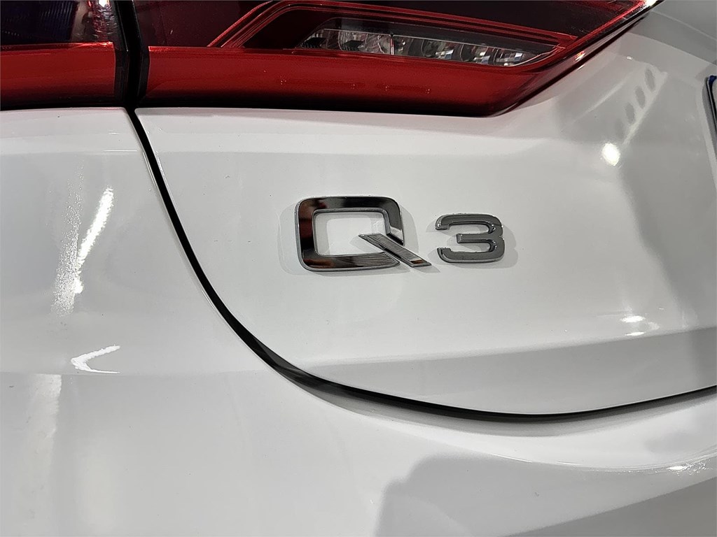 Foto 43 AUDI Q3 Sportback S-LINE 2.0 TDI 150CV S tronic (AUTOMÁTICO 7V)