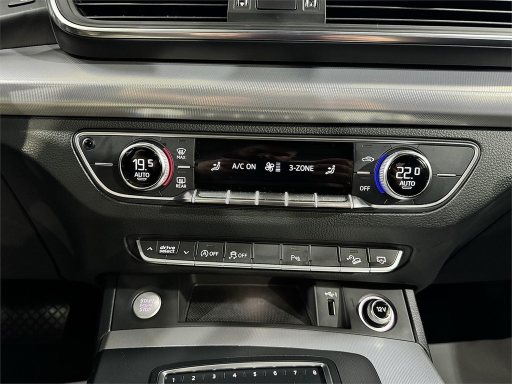 Foto 24 AUDI Q5 QUATTRO DESIGN 2.0 TDI 165CV S-Tronic