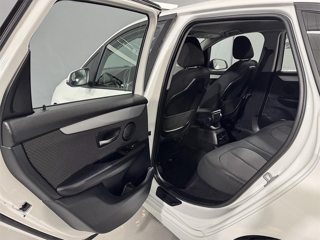 Foto 30 BMW Serie 2 Active Tourer 218d Business 2.0 150 CV