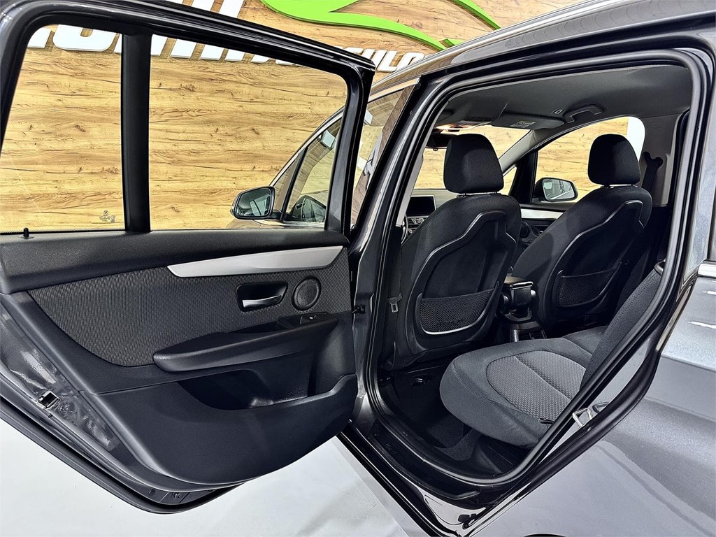 Foto 32 BMW Serie 2 Gran Tourer 218d Business 2.0 150 CV