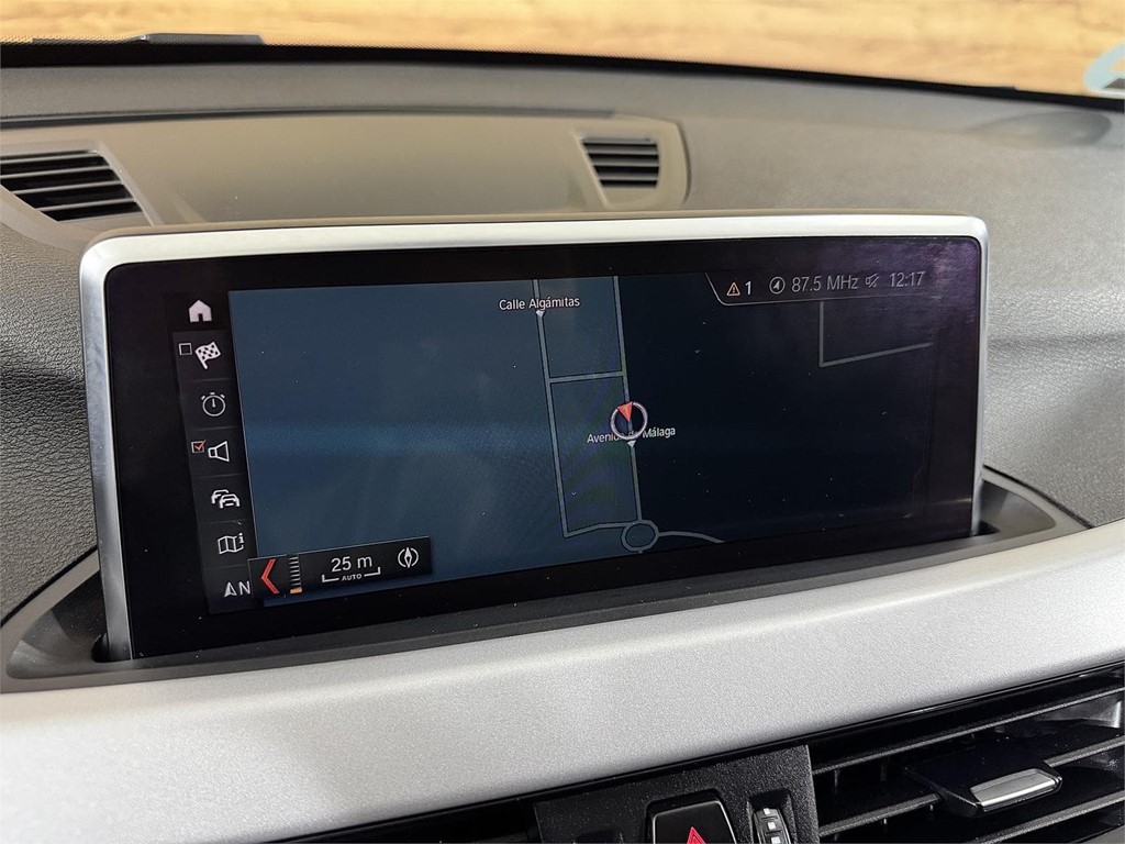 Foto 26 BMW X1 sDrive16d Business 1.5 115CV AUTO 7V