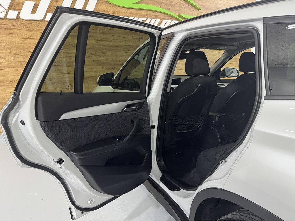 Foto 32 BMW X1 sDrive16d Business 1.5 115CV AUTO 7V