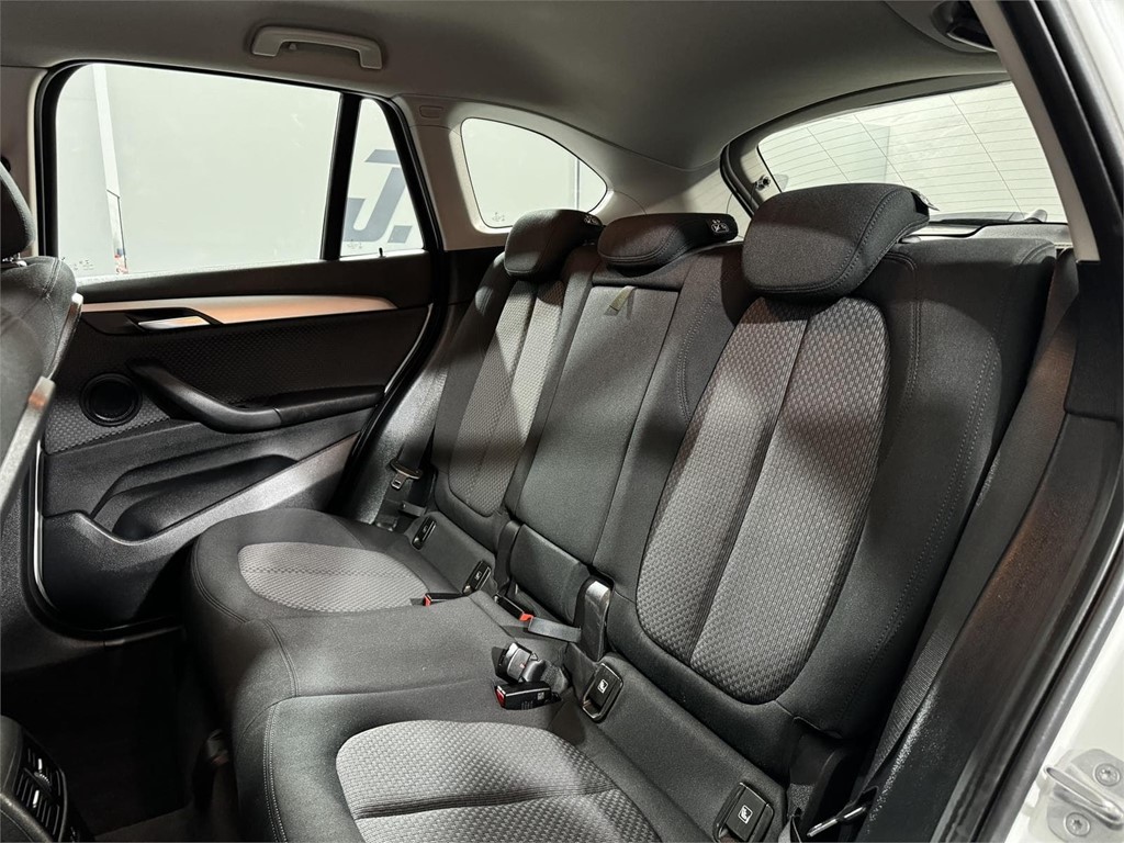 Foto 28 BMW X1 sDrive16d Business 1.5 115CV