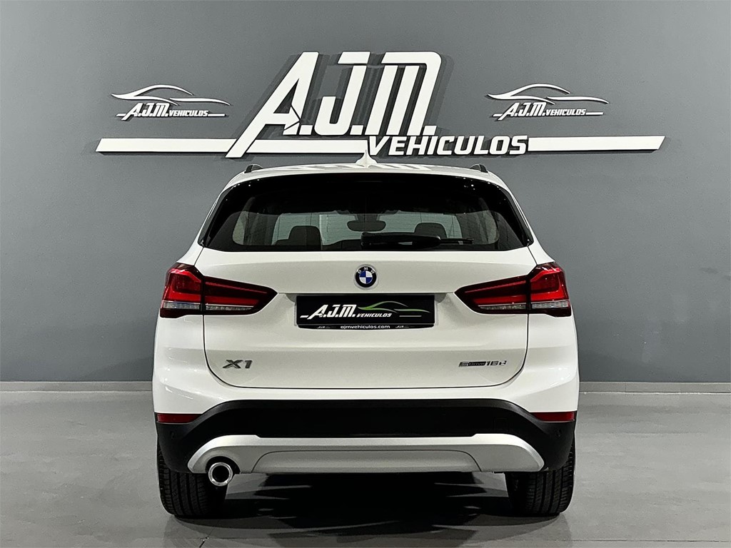 Foto 33 BMW X1 sDrive16d Business 1.5 115CV