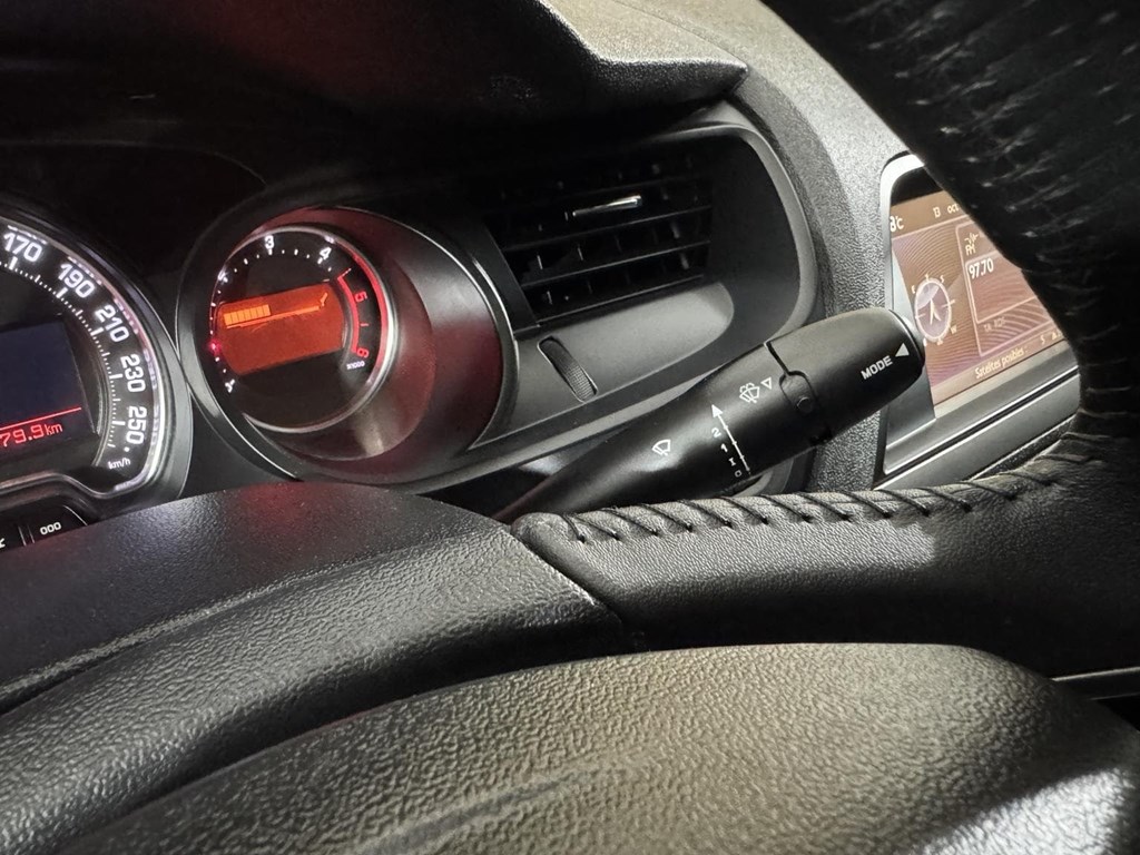 Foto 16 CITROEN C5 1.6 HDi Exclusive