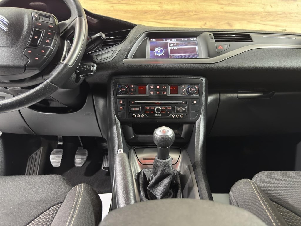 Foto 21 CITROEN C5 1.6 HDi Exclusive