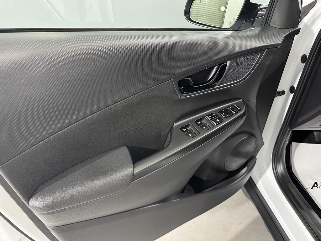 Foto 22 HYUNDAI Kona 1.6 CRDI 115CV Tecno Red 4X2