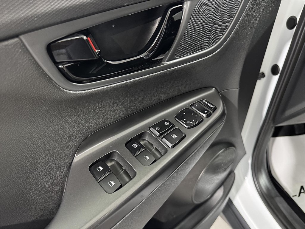 Foto 23 HYUNDAI Kona 1.6 CRDI 115CV Tecno Red 4X2