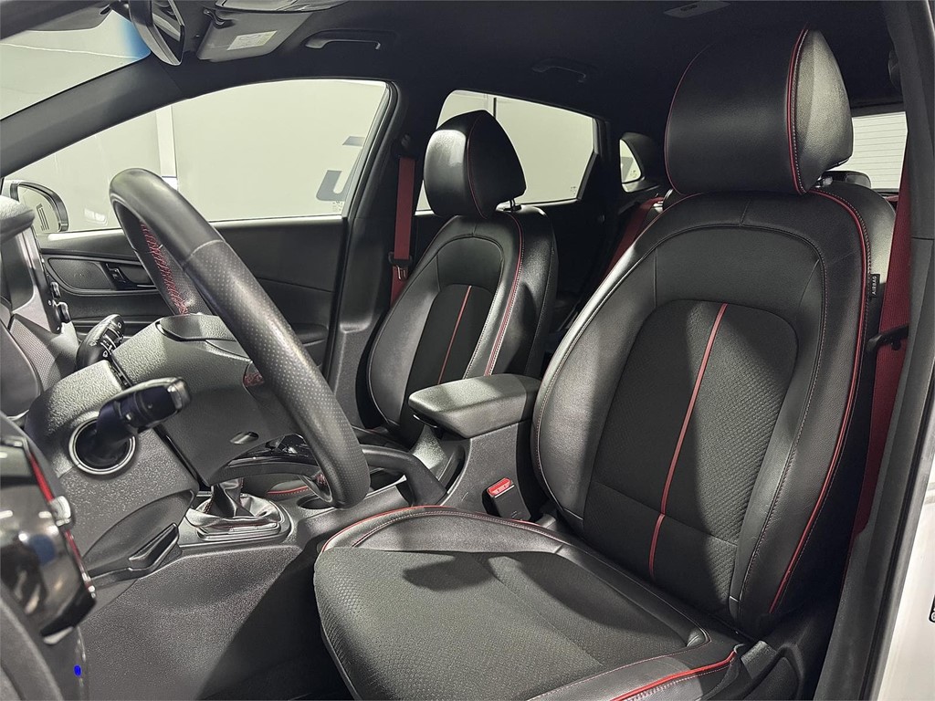 Foto 24 HYUNDAI Kona 1.6 CRDI 115CV Tecno Red 4X2