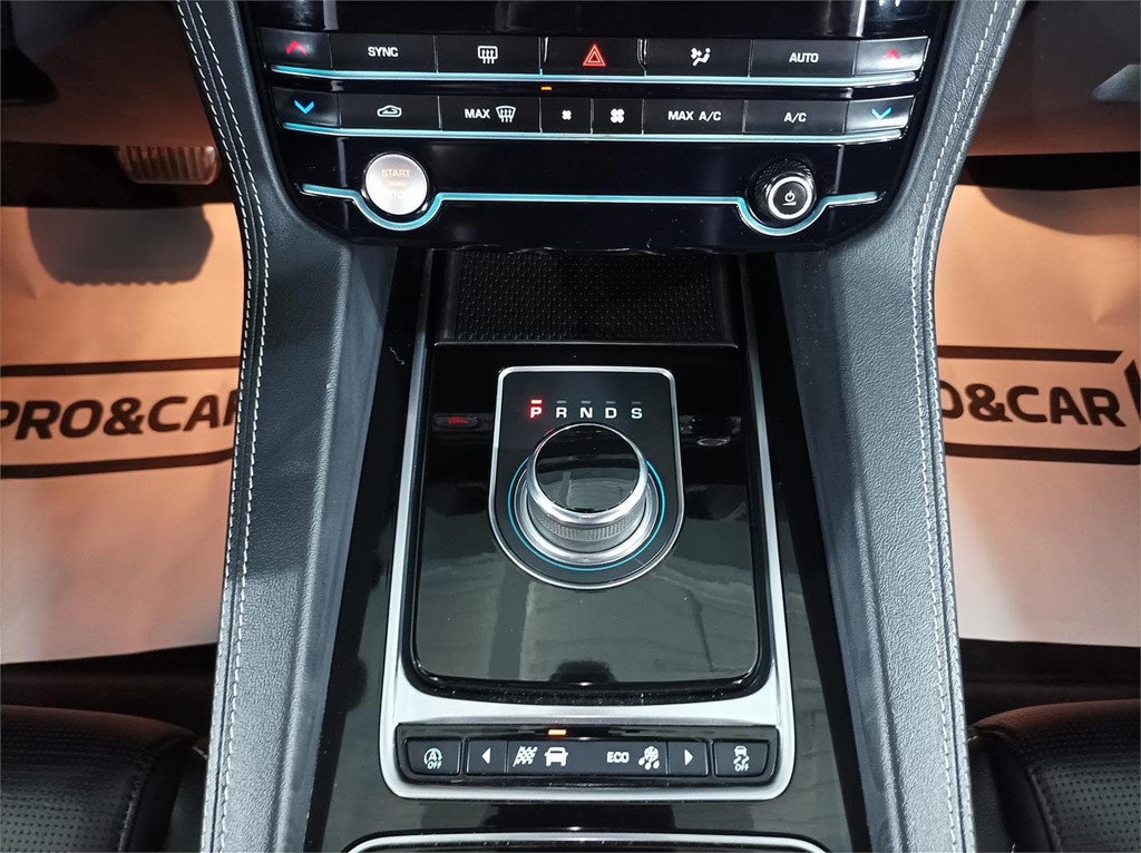 Foto 22 JAGUAR F-PACE R-SPORT (CAMBIO AUTOMATICO) 2.0 180CV