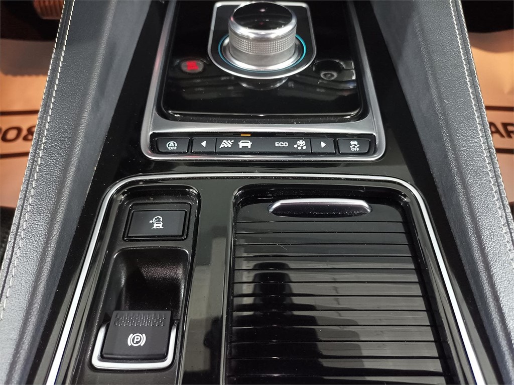 Foto 23 JAGUAR F-PACE R-SPORT (CAMBIO AUTOMATICO) 2.0 180CV