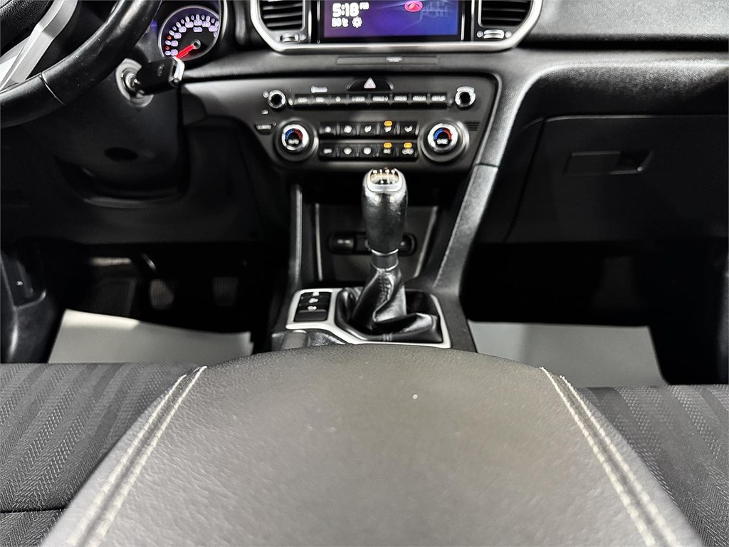 Foto 21 KIA Sportage Business 1.6 DCT  MHEV 136CV 4X4 48V