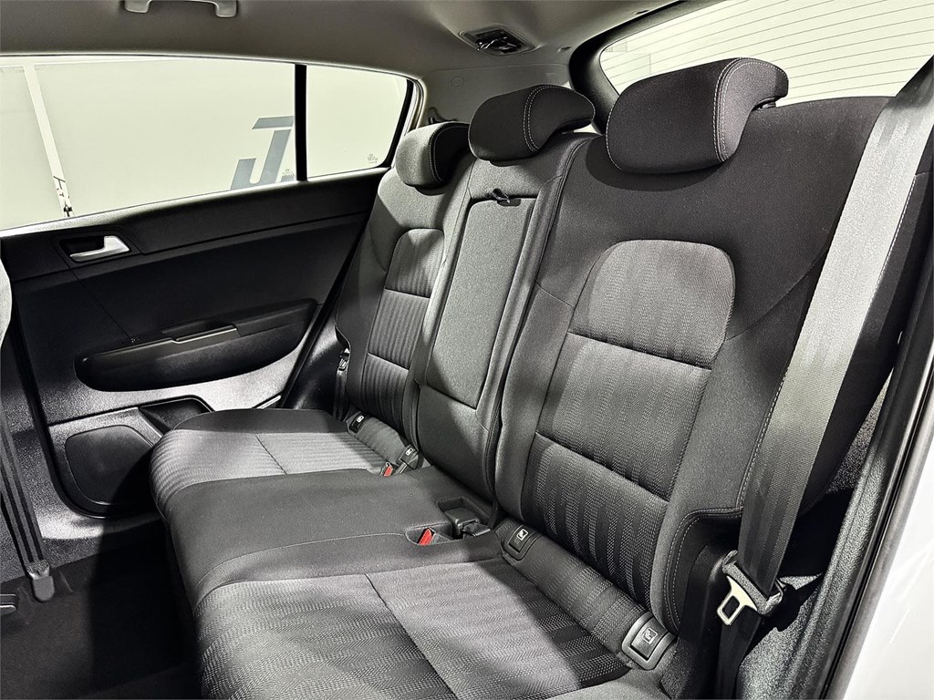 Foto 33 KIA Sportage Business 1.6 DCT  MHEV 136CV 4X4 48V