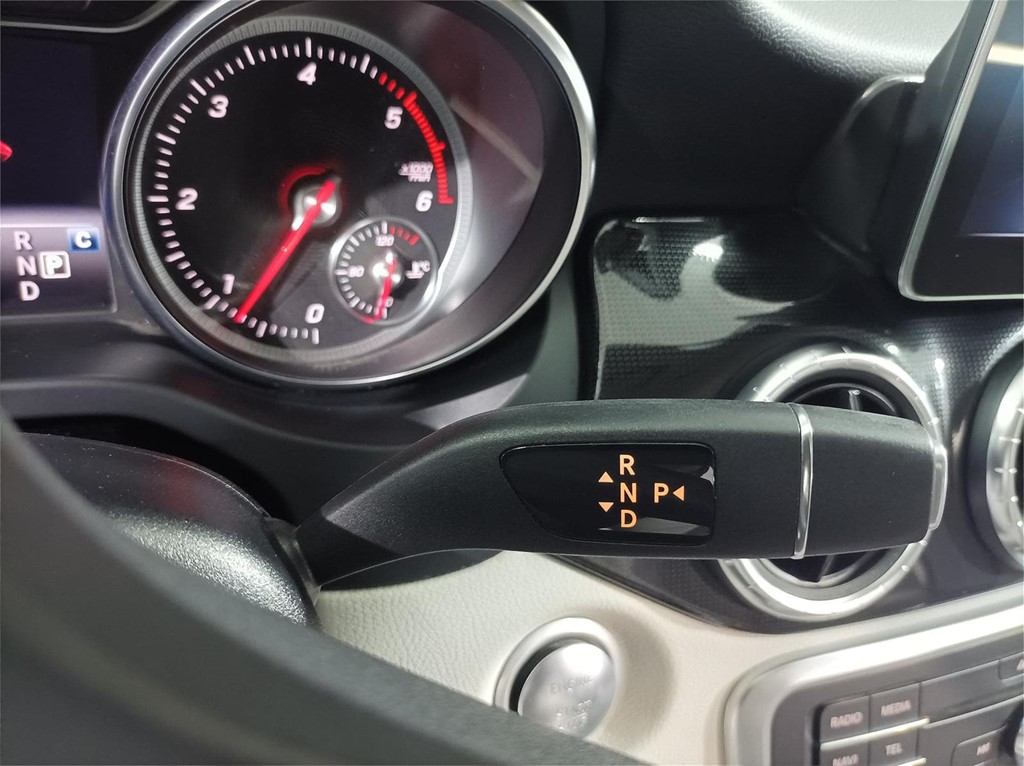 Foto 14 MERCEDES CLA 200D CDI 2.0 135CV