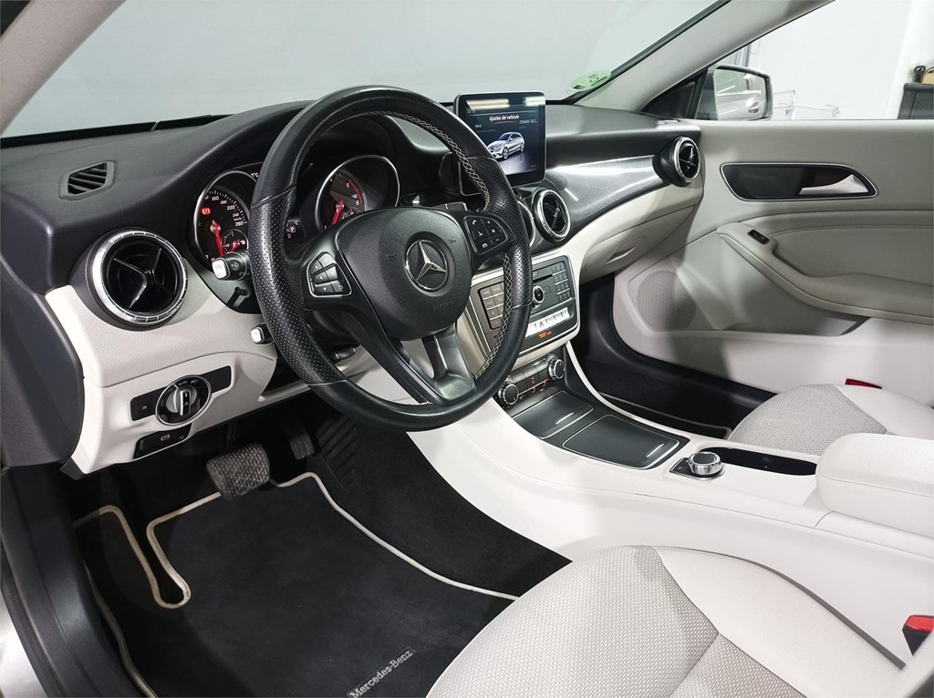 Foto 21 MERCEDES CLA 200D CDI 2.0 135CV