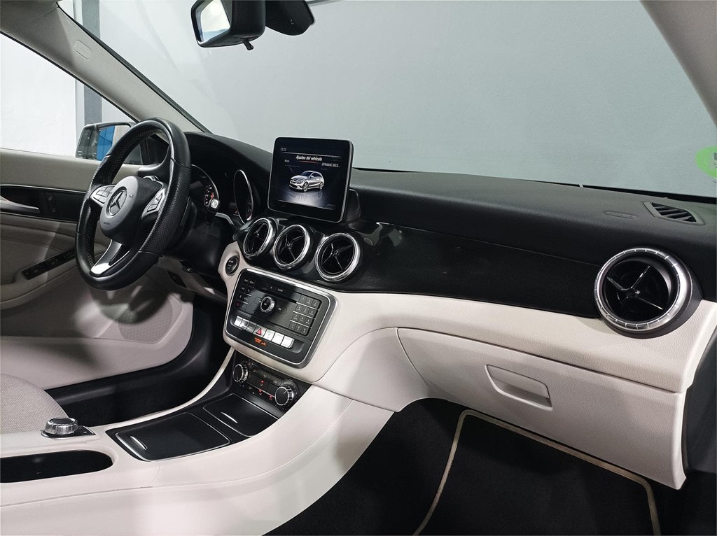 Foto 23 MERCEDES CLA 200D CDI 2.0 135CV