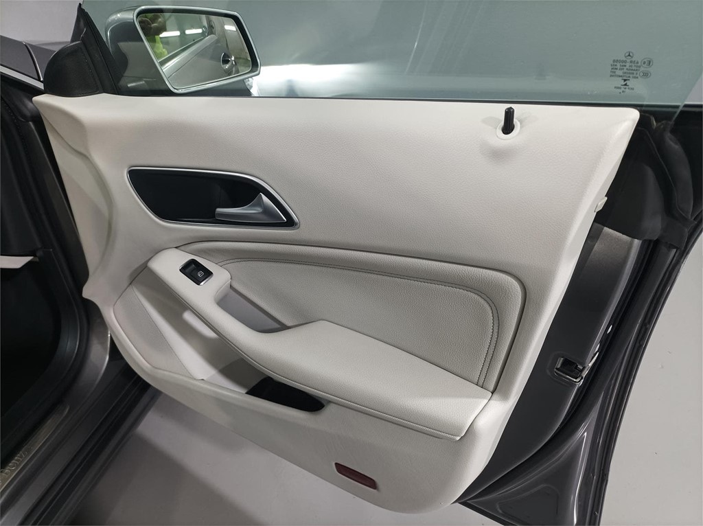 Foto 24 MERCEDES CLA 200D CDI 2.0 135CV