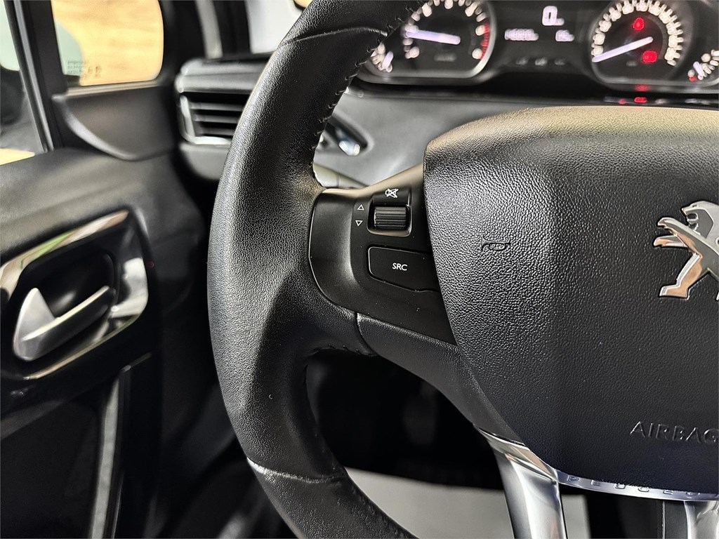 Foto 12 PEUGEOT 208 ACTIVE 1.5 100 CV
