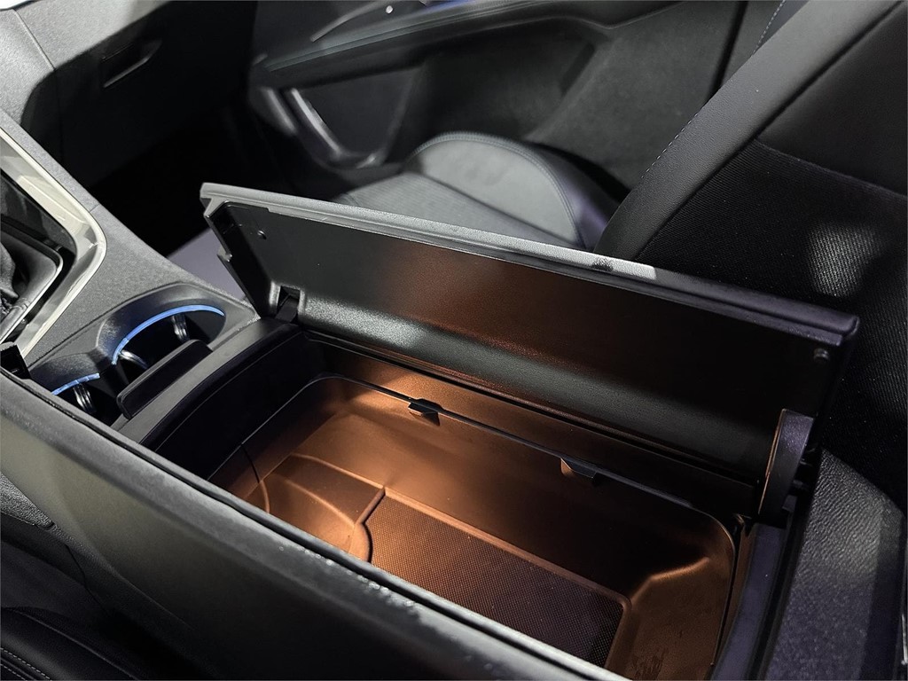 Foto 24 PEUGEOT 5008 1.5 BlueHDi SS Allure Pack 1.5 HDi 130CV (7 PLAZAS)