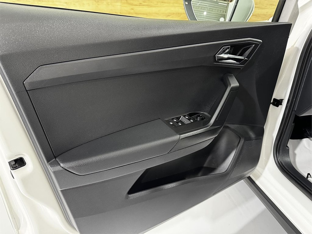 Foto 19 SEAT Arona 1.0 TSI 95CV Style Edition Eco (GASOLINA)