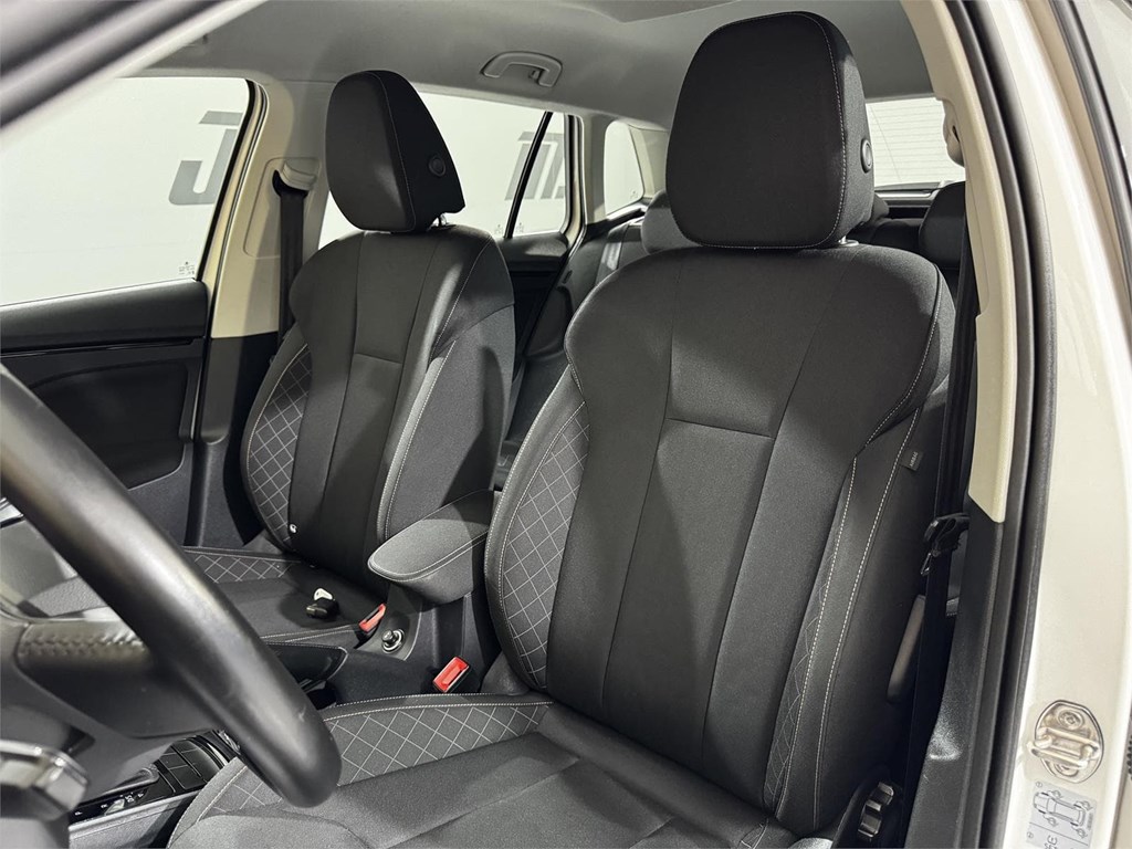 Foto 9 SKODA Kamiq 1.0 TSi 110 CV DSG Ambition