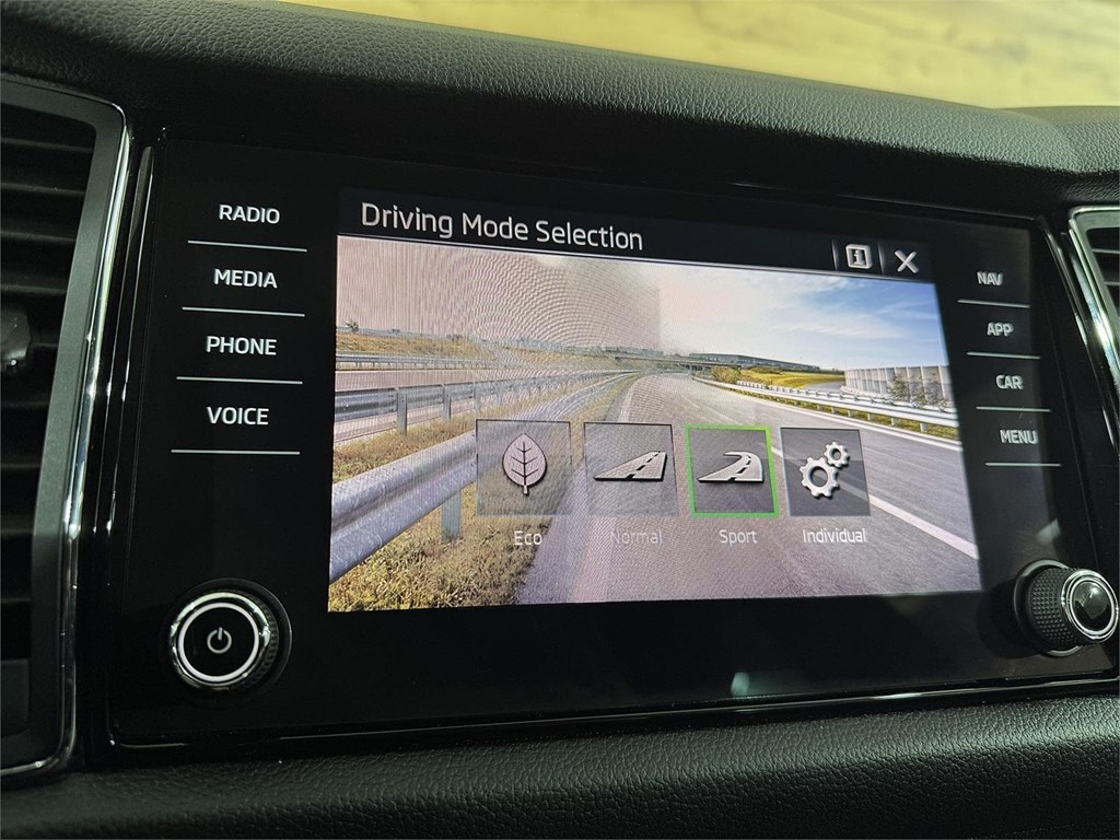 Foto 35 SKODA Kodiaq 2.0 TDI 150cv DSG 4x2 Style