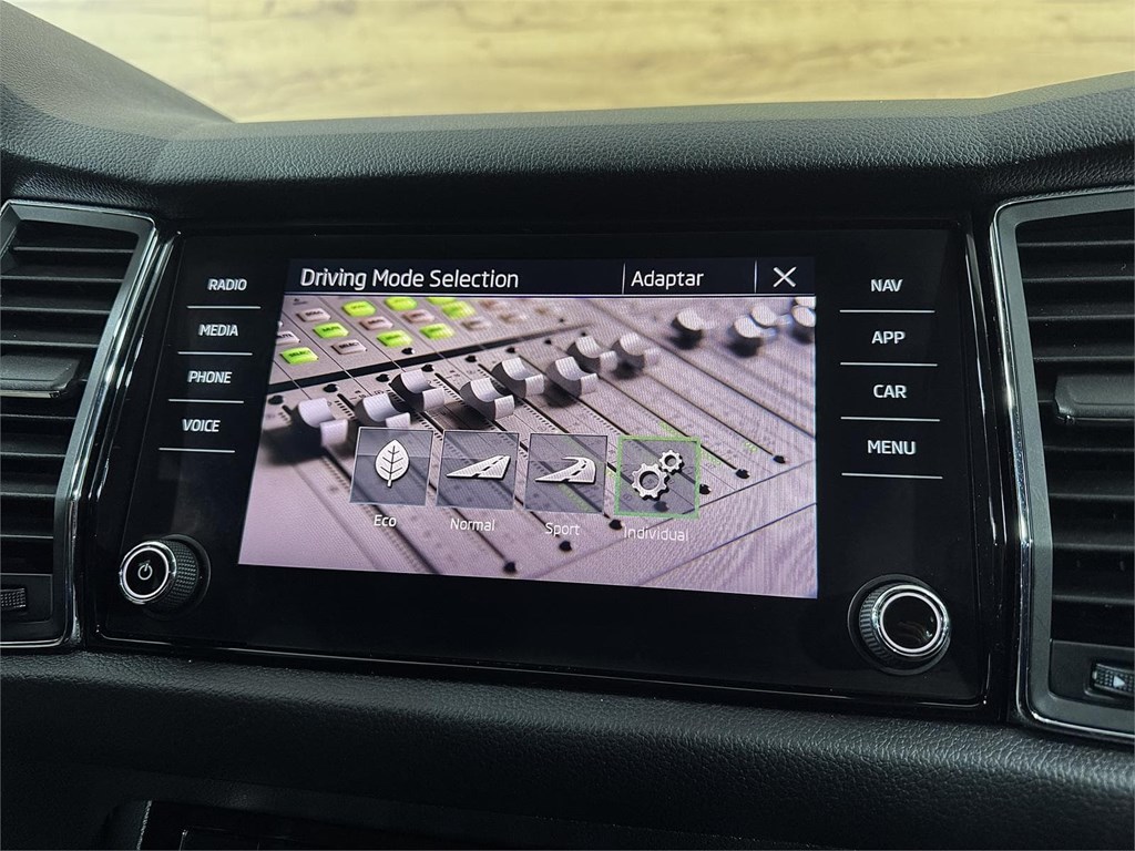 Foto 37 SKODA Kodiaq 2.0 TDI 150cv DSG 4x2 Style