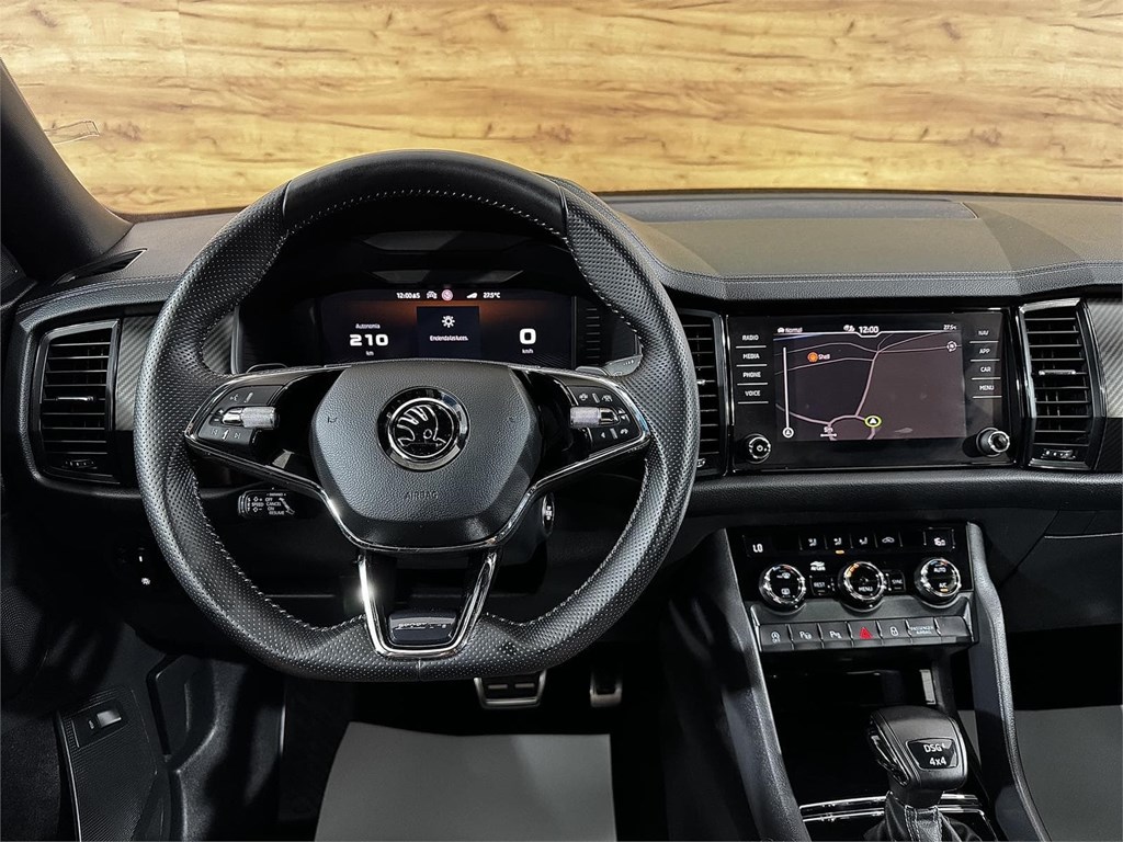 Foto 12 SKODA Kodiaq 2.0 TDI DSG 150CV 4x4 Sportline