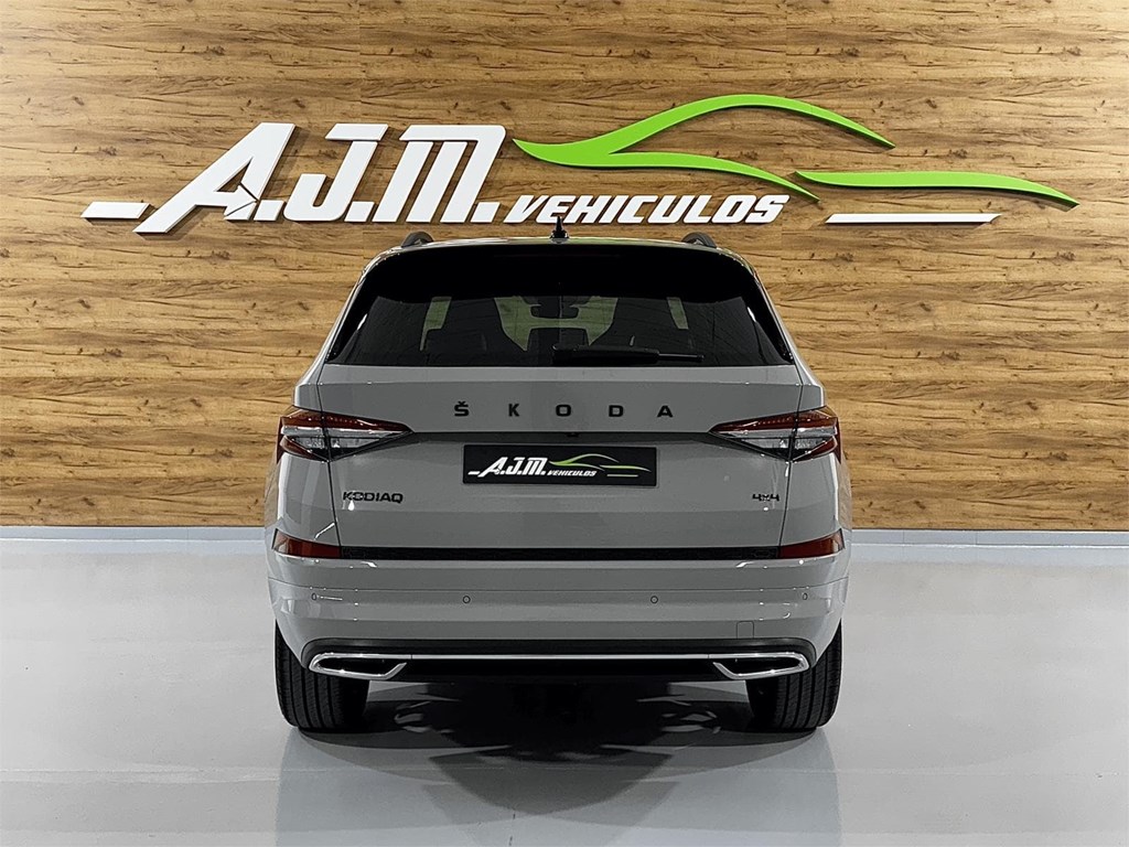 Foto 45 SKODA Kodiaq 2.0 TDI DSG 150CV 4x4 Sportline