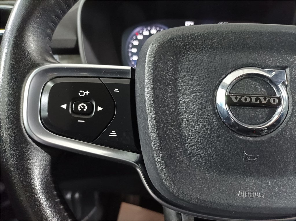 Foto 11 VOLVO XC 40 MOMENTUM D4 AUTO AWD 2.0 190CV