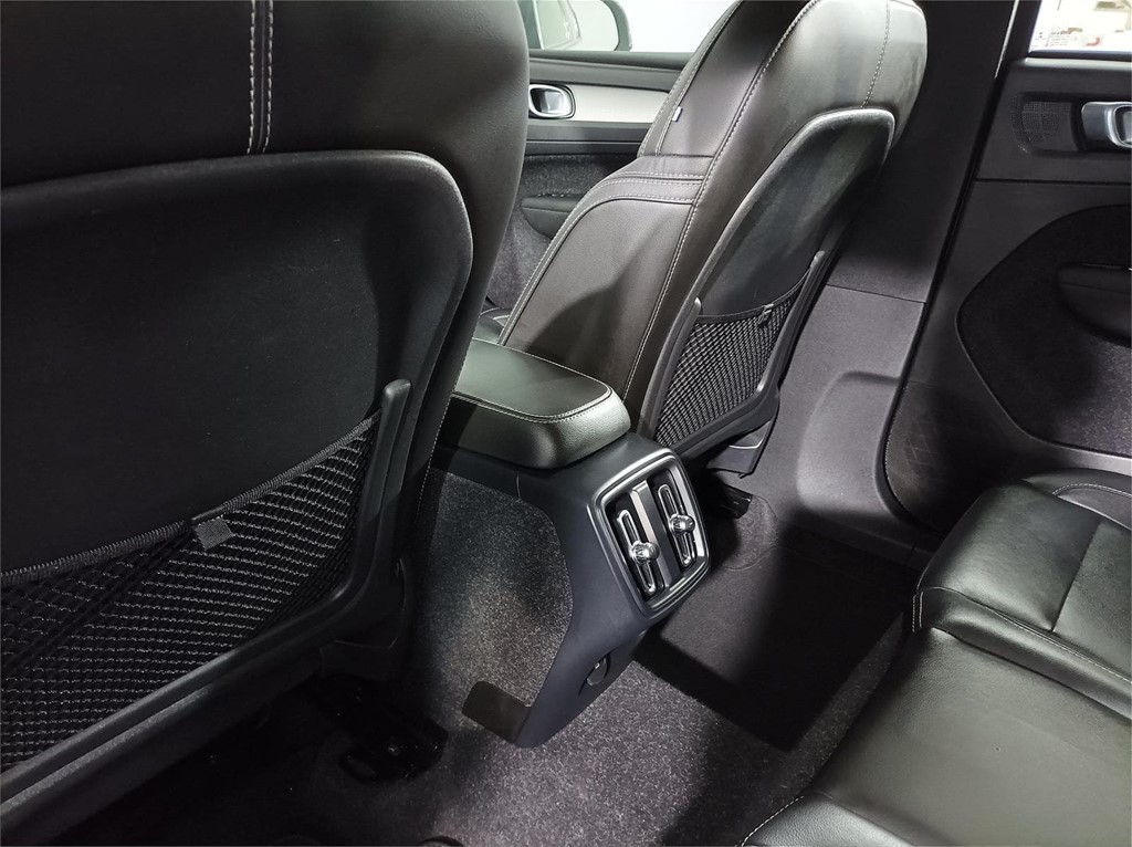 Foto 26 VOLVO XC 40 MOMENTUM D4 AUTO AWD 2.0 190CV