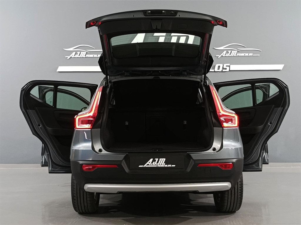 Foto 28 VOLVO XC 40 MOMENTUM D4 AUTO AWD 2.0 190CV