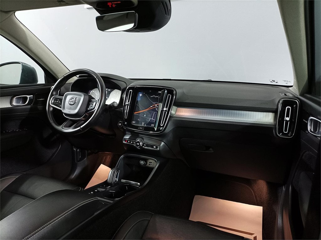 Foto 9 VOLVO XC 40 MOMENTUM D4 AUTO AWD 2.0 190CV