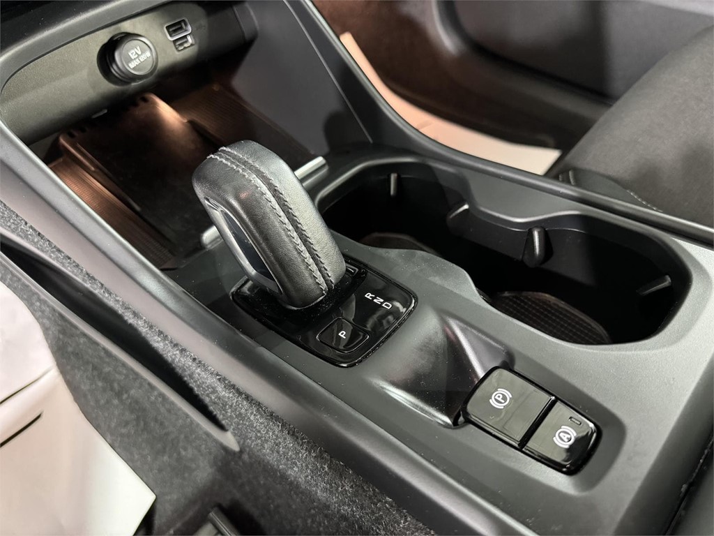 Foto 20 VOLVO XC40 D3 BUSINESS PLUS 2.0 150 CV