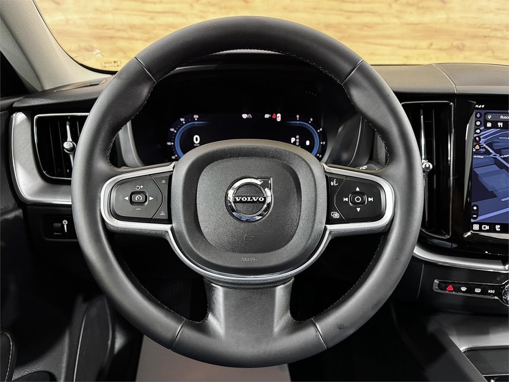 Foto 13 VOLVO XC60 2.0 197CV B4 D Momentum Pro AUTO 8V