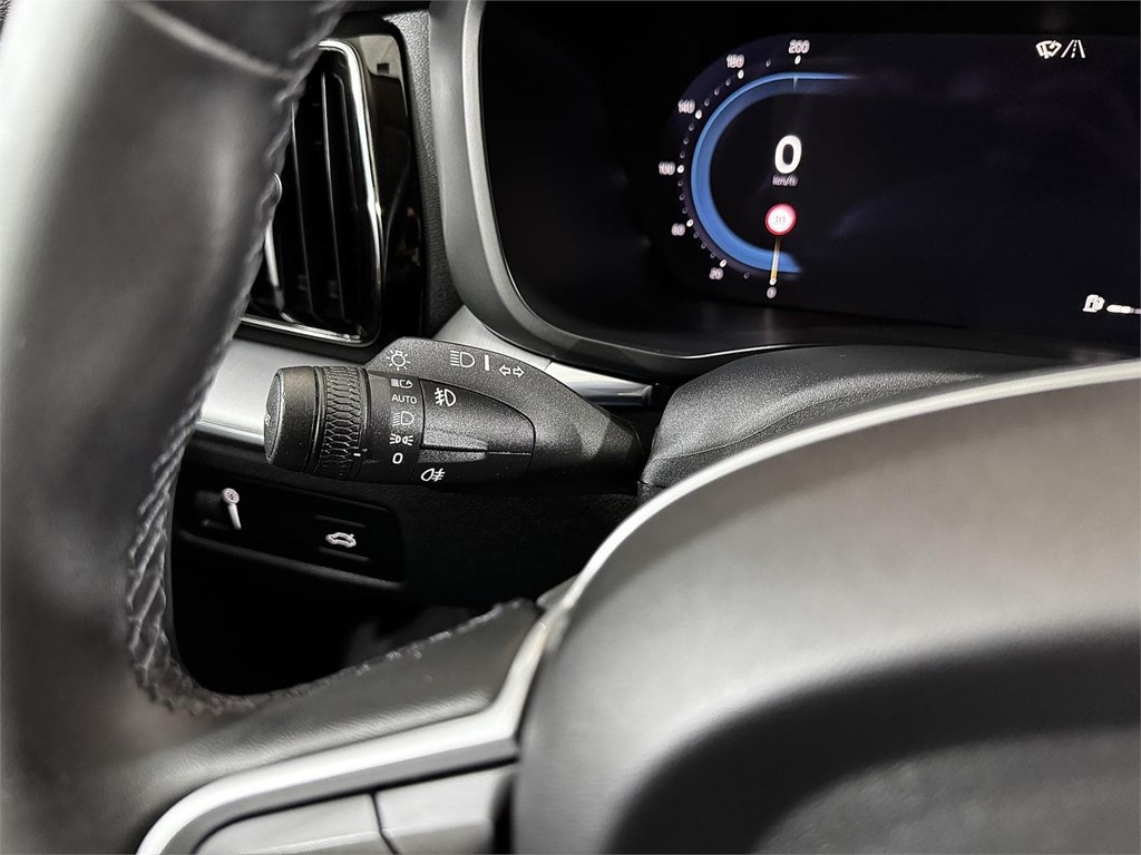 Foto 18 VOLVO XC60 2.0 197CV B4 D Momentum Pro AUTO 8V
