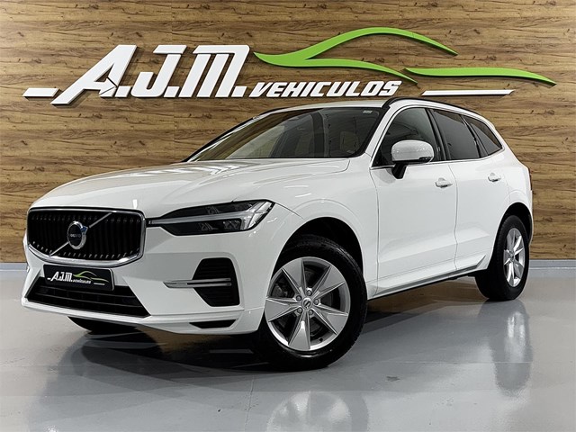VOLVO XC60 2.0 197CV B4 D Momentum Pro AUTO 8V