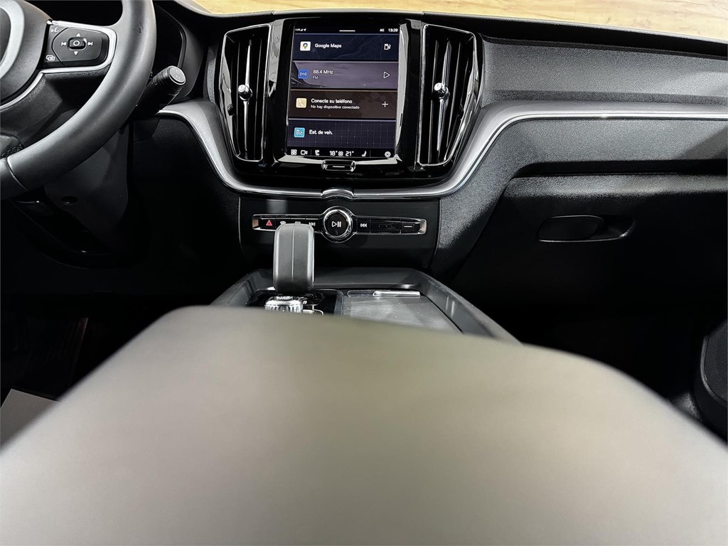 Foto 26 VOLVO XC60 2.0 197CV B4 D Momentum Pro AUTO 8V