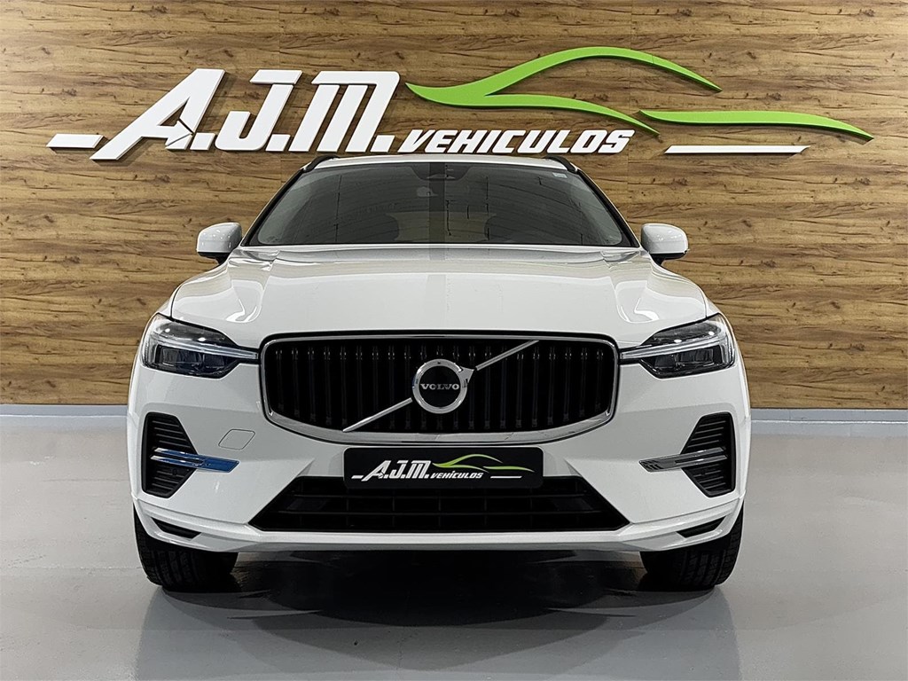 Foto 2 VOLVO XC60 2.0 197CV B4 D Momentum Pro AUTO 8V
