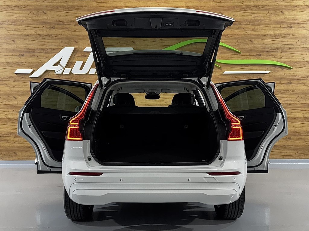 Foto 42 VOLVO XC60 2.0 197CV B4 D Momentum Pro AUTO 8V