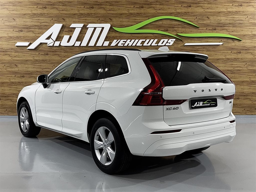Foto 5 VOLVO XC60 2.0 197CV B4 D Momentum Pro AUTO 8V