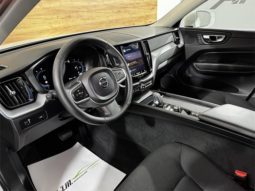 Foto 7 VOLVO XC60 2.0 197CV B4 D Momentum Pro AUTO 8V