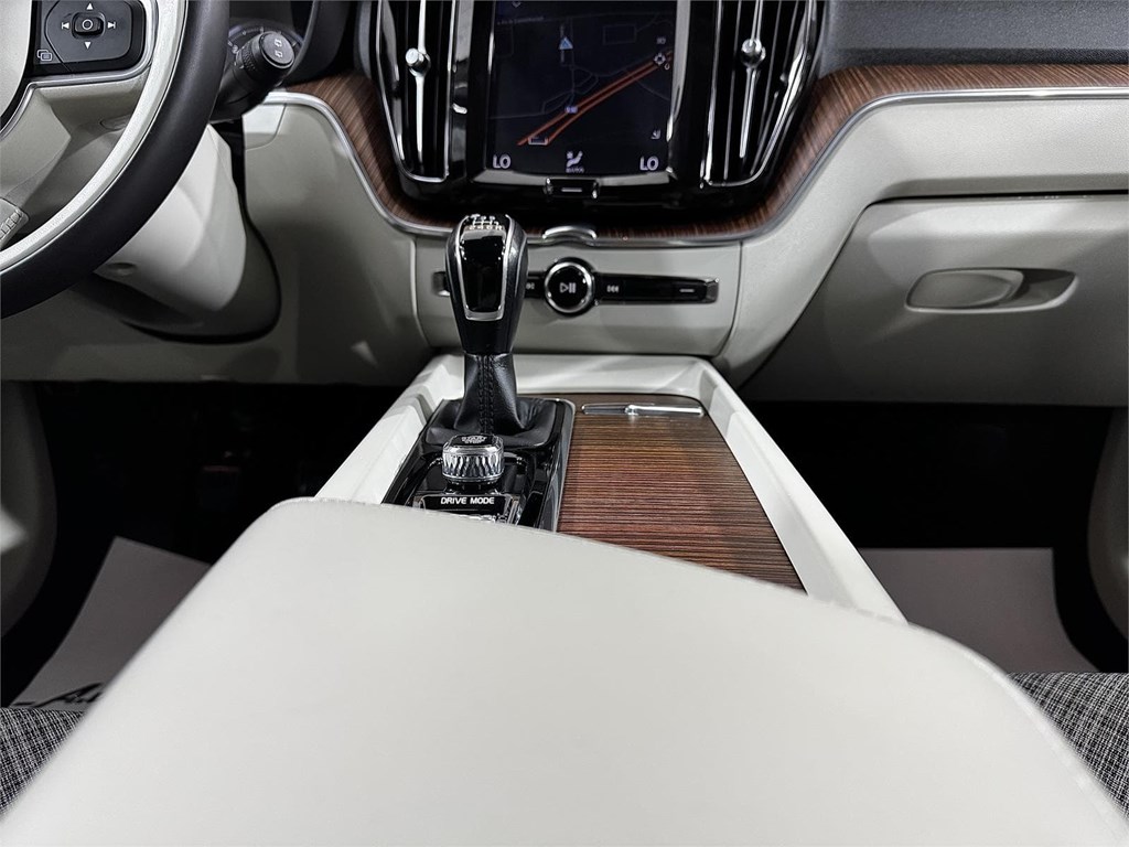 Foto 23 VOLVO XC60 2.0 D3 Business Plus 2.0 150 CV