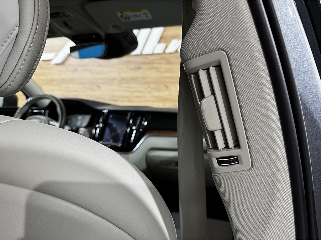 Foto 34 VOLVO XC60 2.0 D3 Business Plus 2.0 150 CV